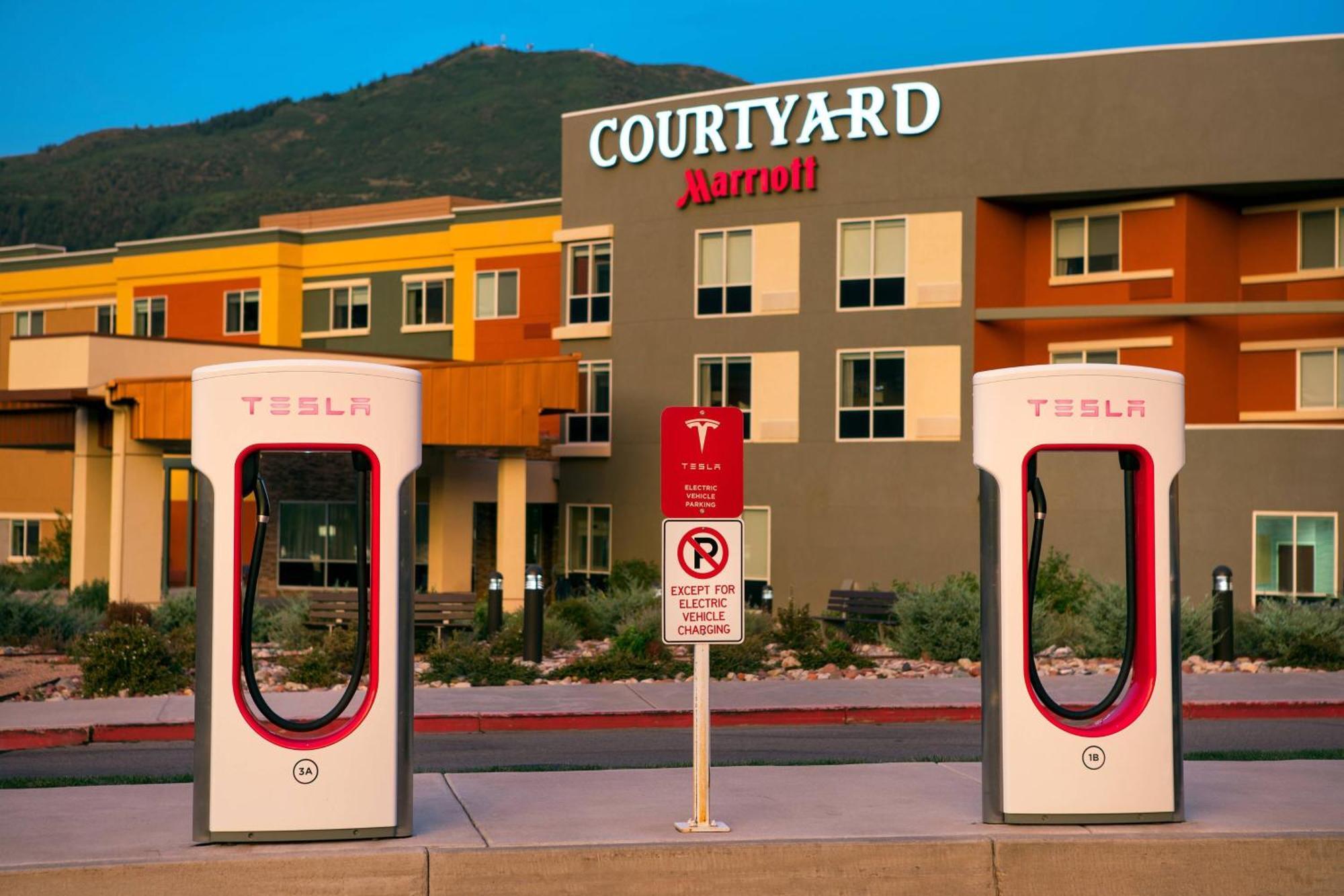 מלון Courtyard By Marriott גלנווד ספרינגס מראה חיצוני תמונה